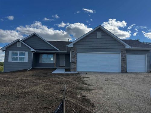 1004 Whitetail Dr, DAVIS JUNCTION, IL, 61020-2300 | Card Image