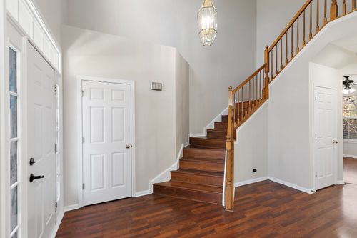 54 Meadows Dr, Gilberts, IL, 60136-4053 | Card Image