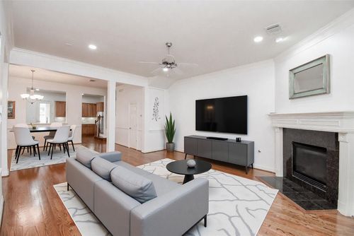 155 White Drive, Bellaire, TX, 77401 | Card Image