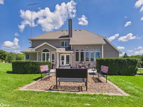 2561 Osburn Ave, Oskaloosa, IA, 52577-9642 | Card Image