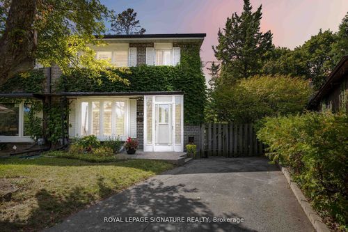 104 Billington Cres, North York, ON, M3A2G6 | Card Image