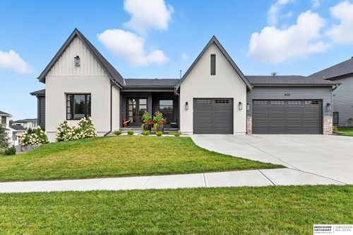 3929 S 213th Ave, Elkhorn, NE, 68022-3261 | Card Image