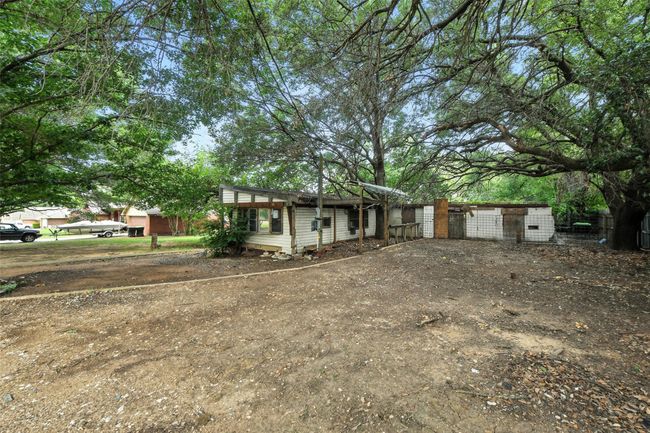 608 W Walcott St, Home with 0 bedrooms, 0 bathrooms and null parking in Pilot Point TX | Image 9