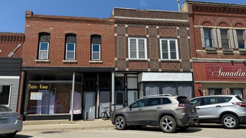 24 Main Street W, Dodge Center, MN, 55927 | Card Image
