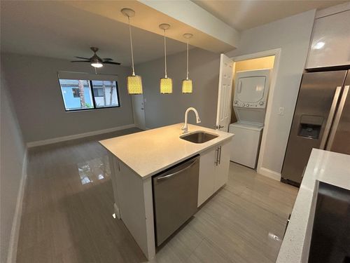 apt-3-918 Ne 15th Ave, Fort Lauderdale, FL, 33304-4595 | Card Image