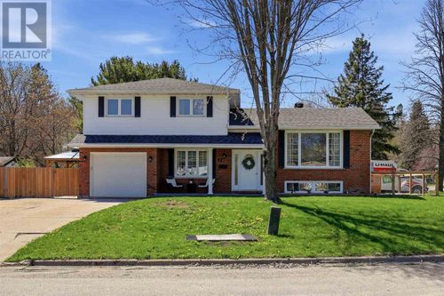 27 Valhalla Pl, Sault Ste. Marie, ON, P6A5Y9 | Card Image