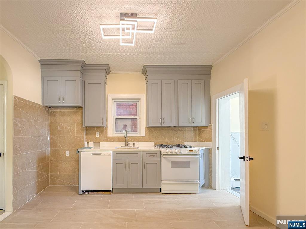 Residential Lease in Cliffside Park