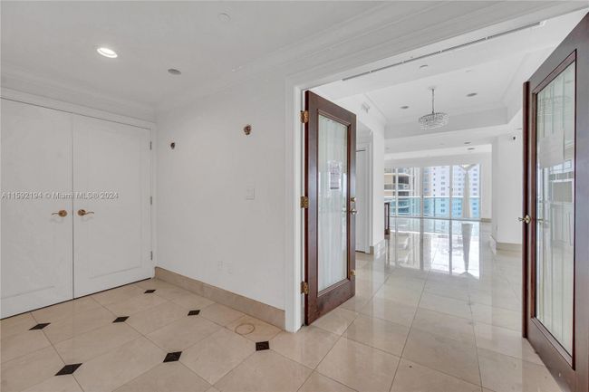 8B - 10101 Collins Ave, Condo with 2 bedrooms, 3 bathrooms and null parking in Bal Harbour FL | Image 3