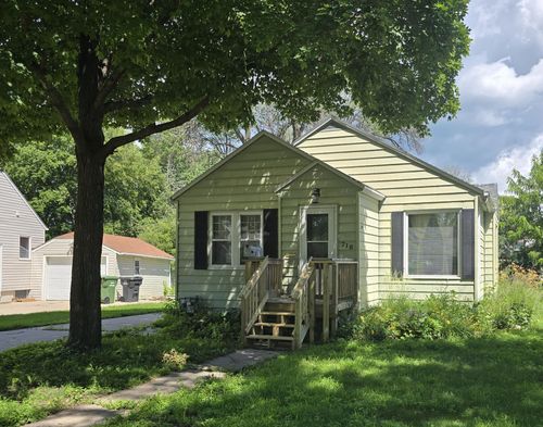 718 Winifred St, Worthington, MN, 56187-1551 | Card Image