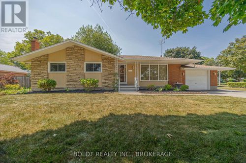 25 Lockview Cres, Saint Catharines, ON, L2M2T2 | Card Image