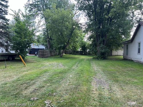4269 Fenmore Avenue, Waterford Charter Township, MI, 48328 | Card Image