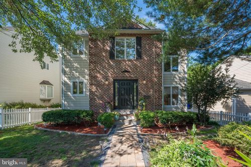 4710 Old Dominion Dr, ARLINGTON, VA, 22207-3527 | Card Image