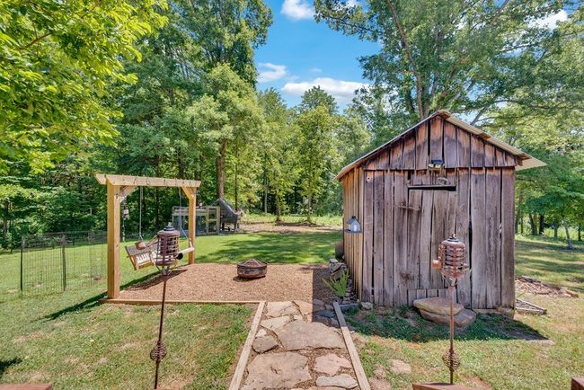 13593 Old Kentucky Rd, Home with 1 bedrooms, 1 bathrooms and 2 parking in Sparta TN | Image 20