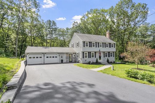 40 Abbott Ln, Chelmsford, MA, 01824-2074 | Card Image