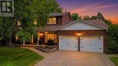 1393 Peerless Court, Oakville (CP College Park), ON, L6H3A4 | Card Image