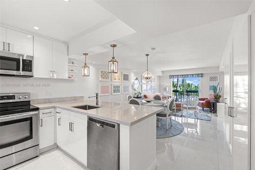 402-855 Euclid Ave, Miami Beach, FL, 33139-5766 | Card Image