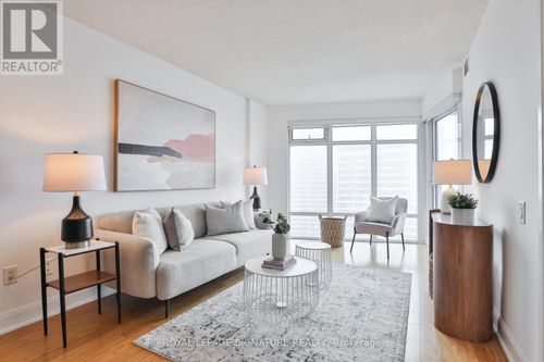 2701-2181 Yonge St, Toronto, ON, M4S3H7 | Card Image