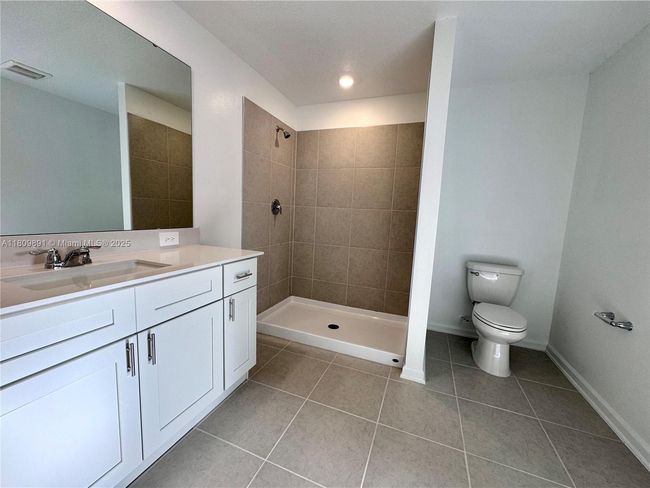 2021 Old Eagle Lake Winter Haven Rd, House other with 3 bedrooms, 2 bathrooms and null parking in Eagle Lake FL | Image 5