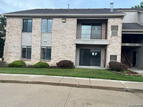 2-16143 Clarkson Dr, Fraser, MI, 48026-3529 | Card Image