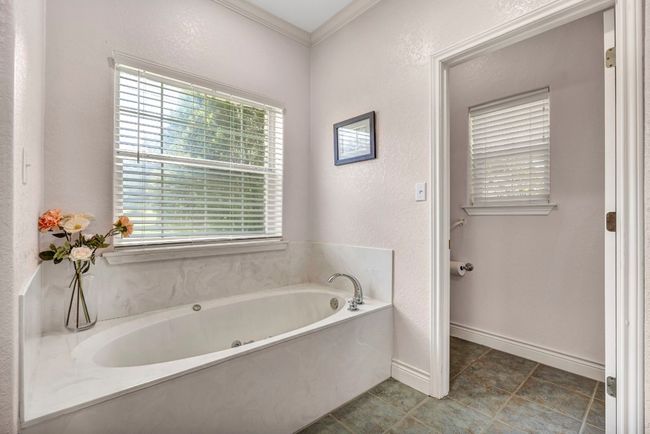 124 Bridgepoint Dr, House other with 4 bedrooms, 4 bathrooms and 2 parking in Kingsland TX | Image 13