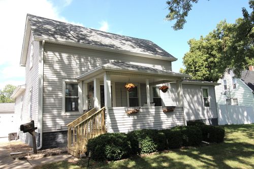 515 N Guthrie St, Gibson City, IL, 60936-1131 | Card Image