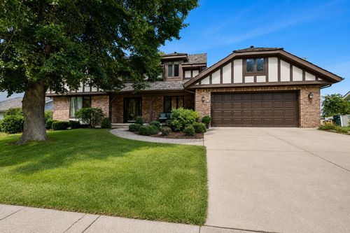 612 Paddock Ln, Libertyville, IL, 60048-3733 | Card Image
