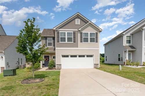 1111 Freeman View Dr, Albemarle, NC, 28001-8820 | Card Image