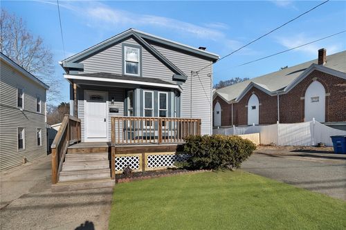 76 Main St, Blackstone, MA, 01504-2207 | Card Image