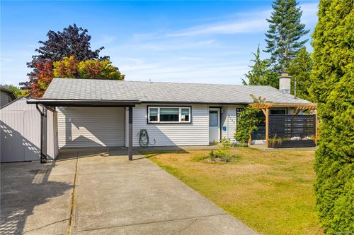 2105 Arnason Rd, Campbell River, BC, V9W5Z4 | Card Image