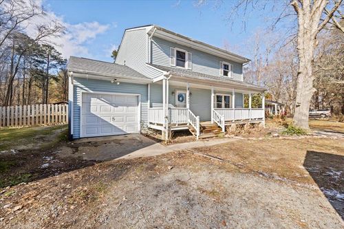 20277 Cherry Grove Rd N, Smithfield, VA, 23430-6403 | Card Image