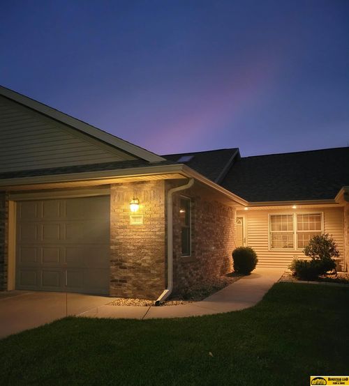 611 Spring View Cir, Beatrice, NE, 68310-4342 | Card Image