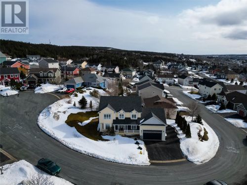 5 Cedarhurst Place, St. John's, NL, A1G1T8 | Card Image