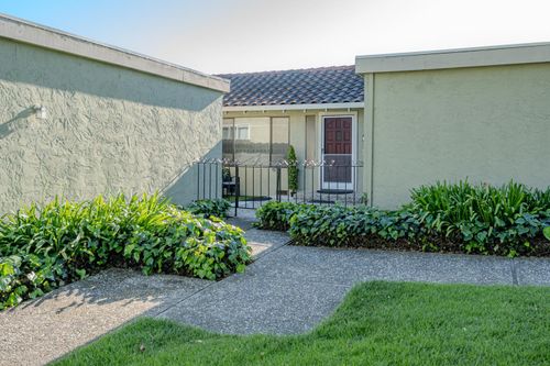 161 Crestview Ct, Watsonville, CA, 95076-2793 | Card Image