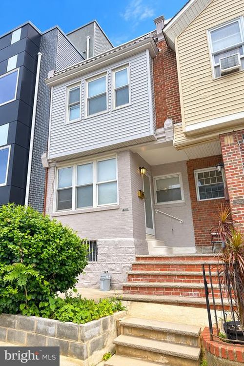 2823 S Marshall St, PHILADELPHIA, PA, 19148-4818 | Card Image