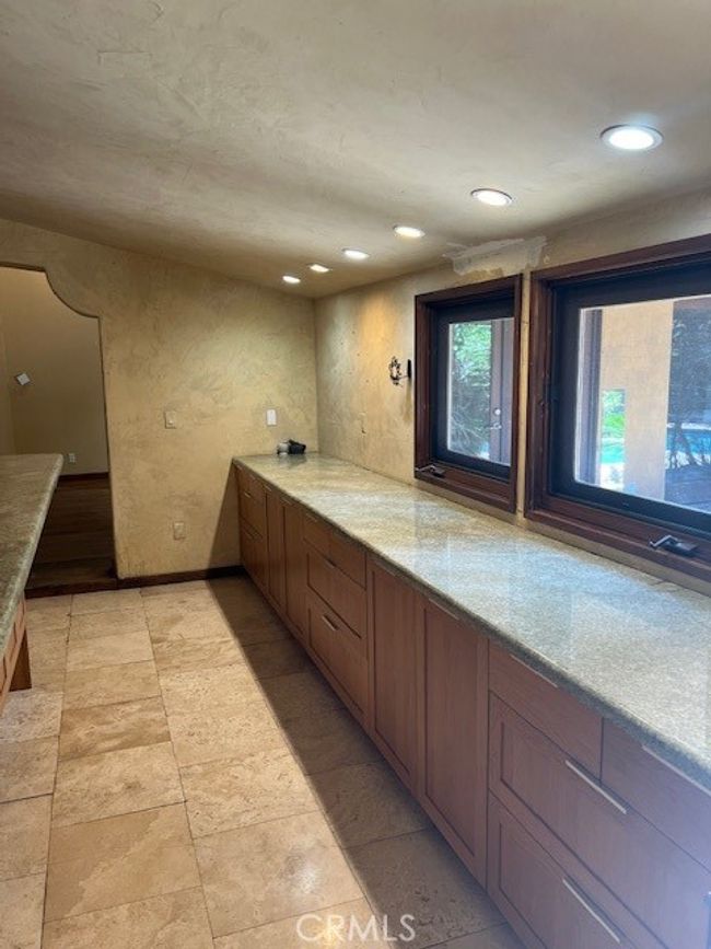 14720 Valerio St, House other with 5 bedrooms, 4 bathrooms and 2 parking in Van Nuys CA | Image 7