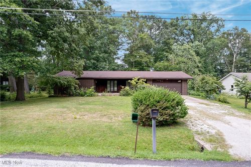 3563 Frawood Dr, Uniontown, OH, 44685-8706 | Card Image