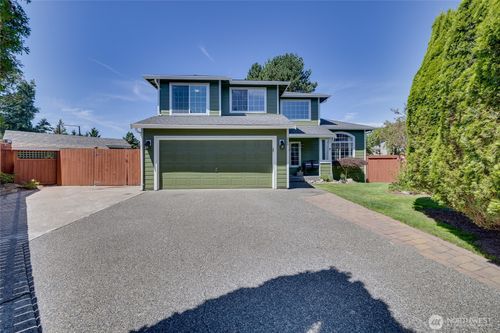 226 95th Dr Se, Lake Stevens, WA, 98258-3921 | Card Image