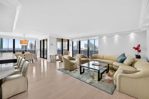 19k-19667 Turnberry Way, Aventura, FL, 33180-2515 | Card Image