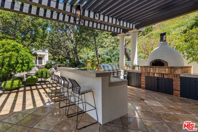 9904 Kip Dr, House other with 10 bedrooms, 22 bathrooms and null parking in Beverly Hills CA | Image 23