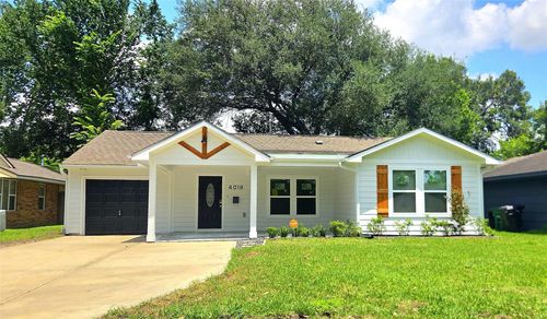 4018 Woodfox St, Houston, TX, 77025-5406 | Card Image