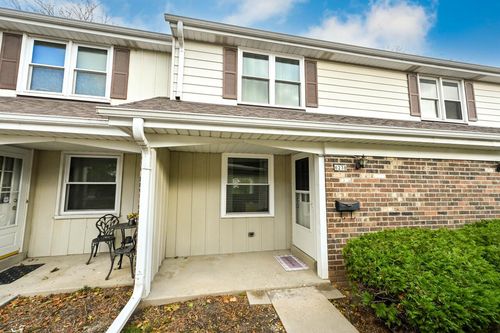 6230 W College Avenue, Greendale, WI, 53129 | Card Image