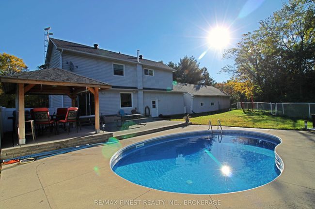 734 Short Point Rd, House other with 3 bedrooms, 3 bathrooms and 8 parking in Lyndhurst ON | Image 6