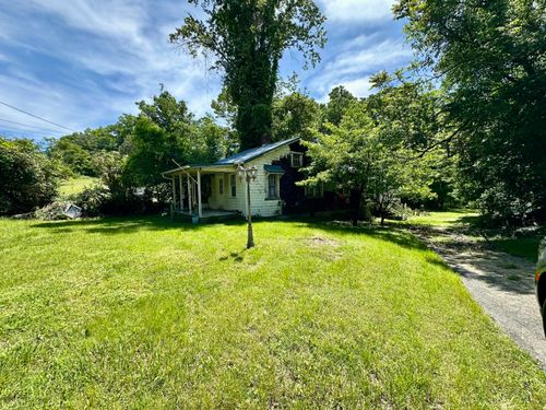 1074 Lynn Ln, Blue Ridge, VA, 24064-3204 | Card Image