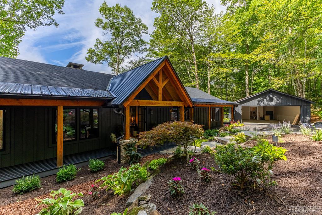 Oak Rd, Highlands, NC 28741
