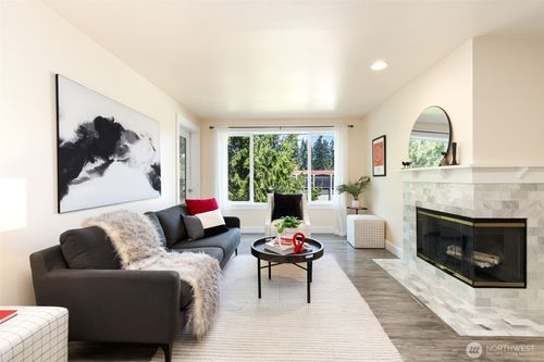 7207-300 N 130th St, Seattle, WA, 98133-7974 | Card Image