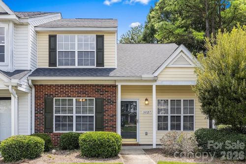 14327 Tranters Creek Ln, Charlotte, NC, 28273-6887 | Card Image