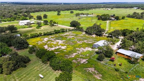 275 Cross Road, Kingsbury, TX, 78638 | Card Image