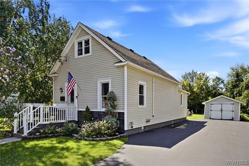 93 Cleveland Ave, Tonawanda, NY, 14150-2401 | Card Image