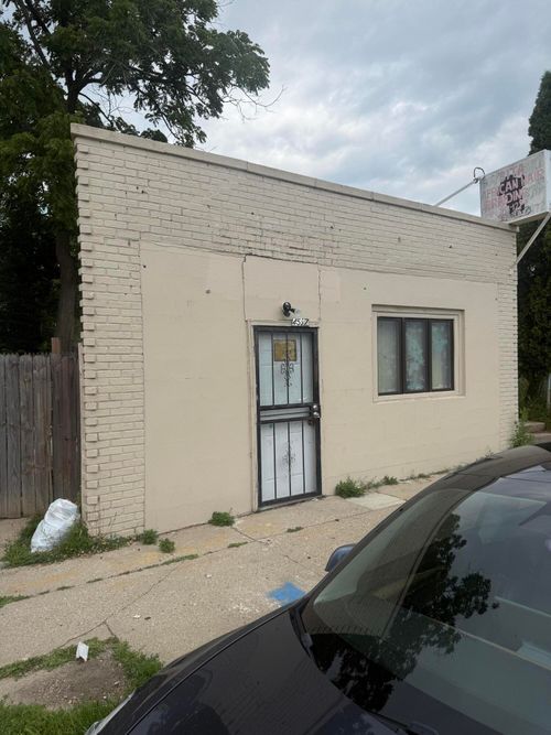 4557 N Hopkins St, Milwaukee, WI, 53209-5960 | Card Image