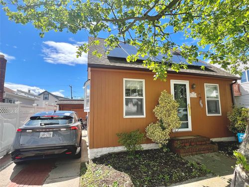 23 Garden City Ave, Point Lookout, NY, 11569-3002 | Card Image